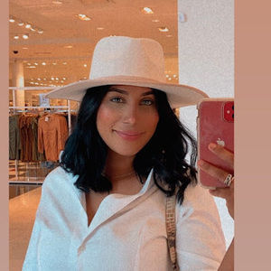 Meet your Posher, Crystal